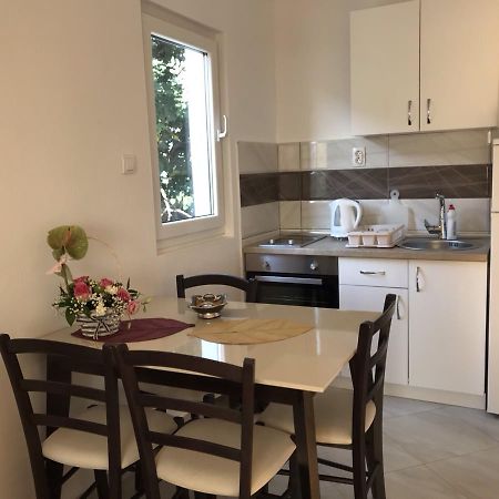 לושטיצה Apartmani Roganovic מראה חיצוני תמונה