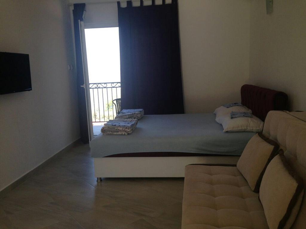 לושטיצה Apartmani Roganovic מראה חיצוני תמונה